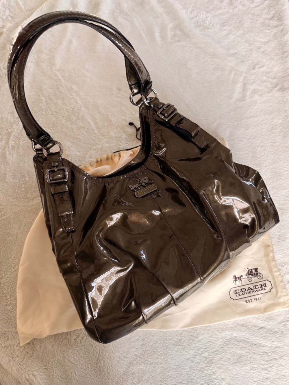 Authentic Coach Madison Maggie Patent Leather Hobo Shoulder Bag w/ Dust Bag